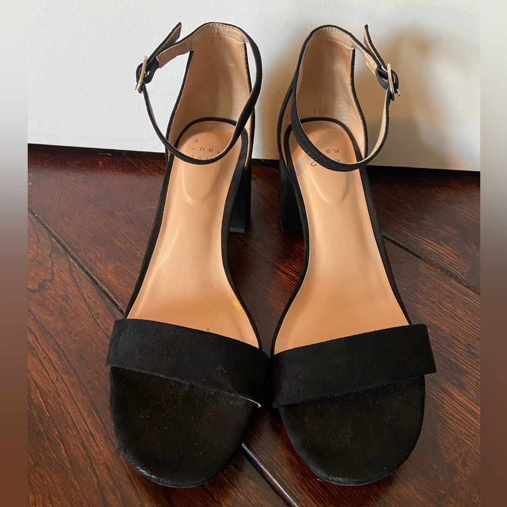 Like new strappy sandals.